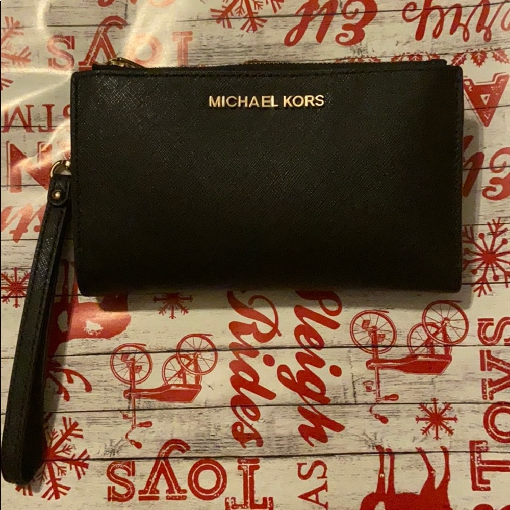 Michael Kors Wristlet Wallet